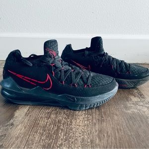 Nike LeBron 17 Low
